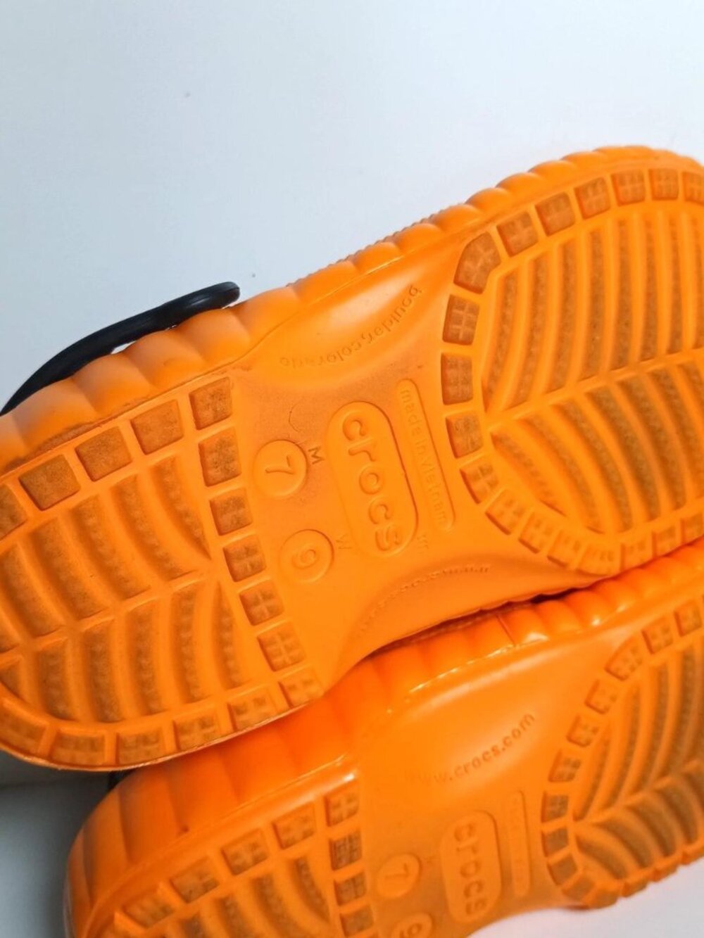 Disney Parks Crocs Mickey Mouse Pumpkin Halloween Orange Shoes Mens 7 W 9 - Picture 6 of 8